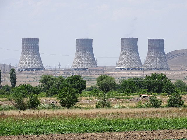 2017/10/Metsamor_nuclear_power_plant,_cooling_towers_(Armenia,_June_2015)_1508332411.jpg
