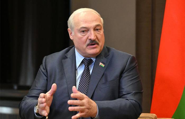 Александр Лукашенко поздравил белорусок с Днем женщин