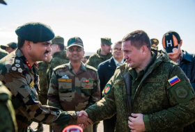 Индийские военные участвуют в российско-индийских учениях 