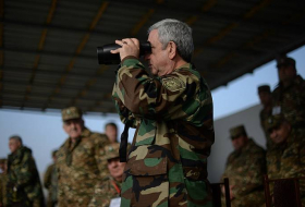 Очередная показуха в Армении: военные водят за нос Саргсяна, а кого пытается обмануть сам Сержик?