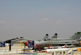 В Индии истребитель МиГ-29 съехал с полосы во время взлета