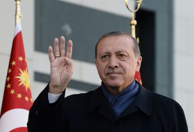 Эрдоган проводит инспекцию турецкого военного контингента на границе с Сирией