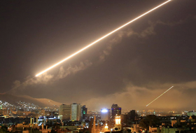 В Сирии по двум авиабазам нанесены ракетные удары