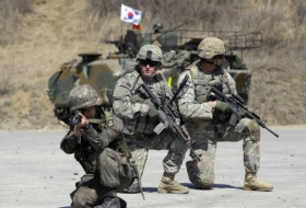 Южная Корея приостанавливает военные учения и стрельбы