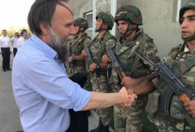 Российские депутаты и общественные деятели в окопах азербайджанской армии