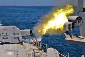 ВМС Азербайджана открыли огонь по мишени(ВИДЕО)
