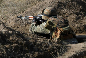 Армяне стреляют из крупнокалиберных пулеметов