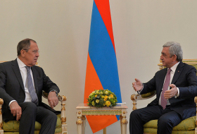 Виген Петросян: Москва вынуждает Саргсяна вернуть территории Азербайджану 