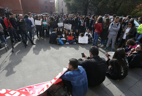 Армянские студенты возобновляют голодовку: Не хотим служить в такой армии! 

