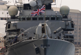 Британия направила к российским подлодкам пластиковый корабль