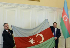 Турция передала Азербайджану государственный флаг парламента АДР (ФОТО)
