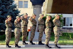 В армию идут одни женщины: новая спасительная соломинка для Пашиняна