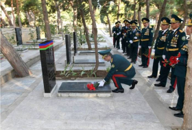 Эльчин Гулиев почтил память пограничника-Национального героя Азербайджана (ФОТО)