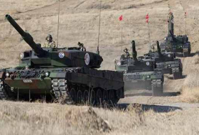 Турция перебрасывает на границу с Сирией новые танки