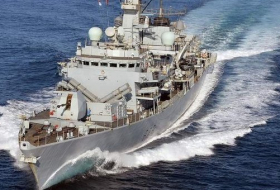Британский военный корабль прошел рядом со спорными островами в Южно-Китайском море