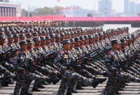 В Пхеньяне прошел военный парад по случаю юбилея КНДР