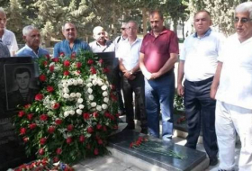 В Баку почтили память легендарного танкиста - ФОТО
