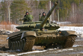 В Беларусь поступили 10 модернизированных танков Т-72Б3
