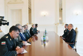 Президент Ильхам Алиев принял командующего Погранвойсками Ирана