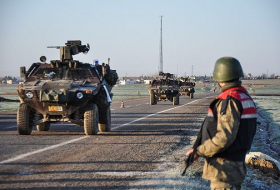 Турция продолжает стягивать военных и технику на границу с Сирией