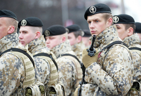 Армия Латвии покупает робота, беспилотники и внедорожники