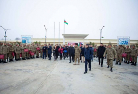 Представители общественности Азербайджана посетили воинскую часть (ФОТО)