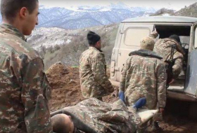Армянская солдатская мать не верит в версию Минобороны о самоубийстве ее сына