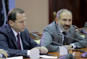 Пашинян спешно опроверг слова министра обороны Армении