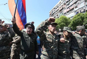 Армянским миротворцам на 20 000 драм урезали зарплату 