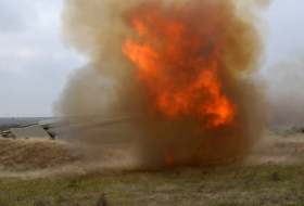Прифронтовая артиллерия Азербайджана провела боевые стрельбы (ФОТО/ВИДЕО)