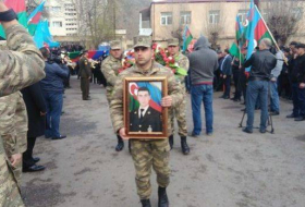 Проходят похороны погибшего под лавиной азербайджанского солдата - ФОТО  