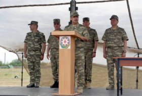 Министр обороны Азербайджана ознакомился с ходом тренировок в учебном центре - ФОТО/ВИДЕО