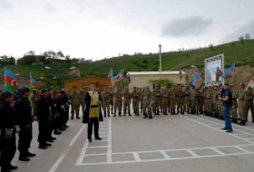 Азербайджанские студенты приобщились к солдатской жизни