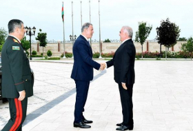 Хулуси Акар: Турция поддерживает территориальную целостность Азербайджана
