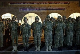 Испорченный праздник армянских вв-шников: окопы – это не дубинкой бить акопов