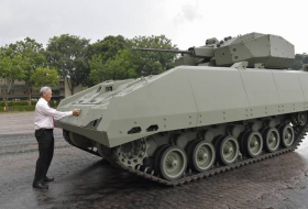 В Сингапуре официально принята на вооружение новая боевая машина пехоты Hunter