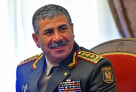 Министр обороны поздравил азербайджанских военных с праздником Рамазан