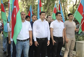 Азербайджанских призывников провожают в армию-ОБНОВЛЕНО