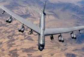 Американский бомбардировщик B-52 останется в строю на 100 лет