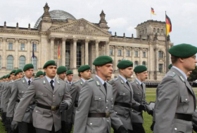 Воинская присяга на фоне акций протестов в Германии 