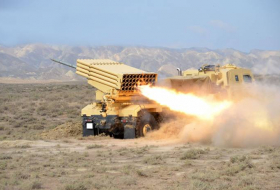 Ракетные и артиллерийские подразделения Азербайджанской Армии провели боевые стрельбы (ВИДЕО)