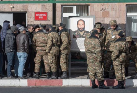 Военная элита Армении объявила социально необеспеченного солдата геем