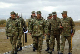 Министр обороны Азербайджана посетил воинские части в прифронтовой зоне (ФОТО/ВИДЕО)