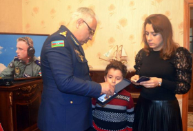 Медаль «За отвагу» вручена семье военного пилота Рашада Атакишиева (ФОТО)