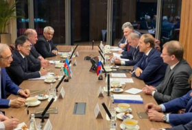 Глава Миноборонпрома Азербайджана встретился с министром промышленности и торговли России