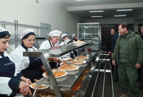 Новая система питания в армянской армии: четверо едят, десять – голодают - ФОТО