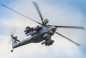 Ударный вертолёт Ми-35П обрушился на легковые автомобили (ВИДЕО)