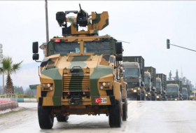 Турция перебрасывает военную технику к границе с Идлибом