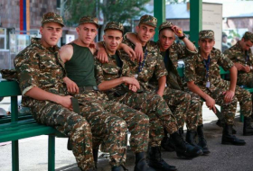 Армянским офицерам все сложнее поддерживать дисциплину в армии