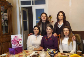 Сальянские добровольцы поздравили матерей шехидов с Международным женским днем